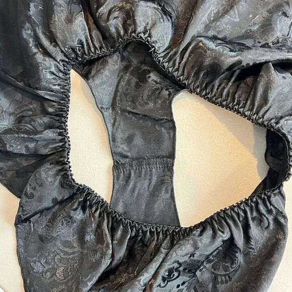 Vintage Victoria's Secret Gold Label Flutter Panties Size Medium Black Jacquard - Picture 9 of 14